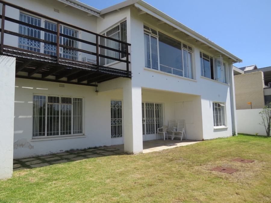 4 Bedroom Property for Sale in Lookout Beach Western Cape